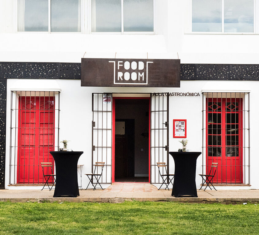 ADECUACION DE LOCAL COMERCIAL PARA CENTRO DE FORMACION GASTRONOMICA “FOOD ROOM”