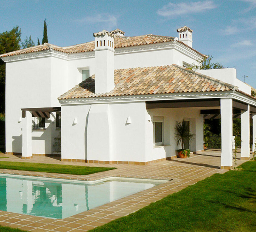 DOS VILLAS EN AVD. DE LOS CORTIJOS. SOTOGRANDE