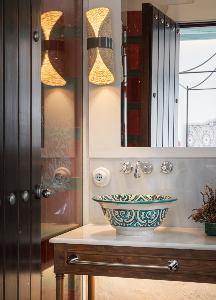hotel la malvasía baño