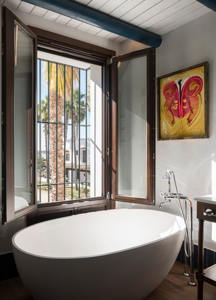 hotel la malvasía baño